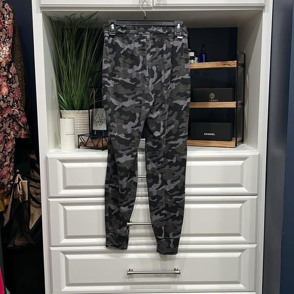 Express  Jogger set  gray black army fatigue Top Size S petite Bottom XS petite - Picture 10 of 10